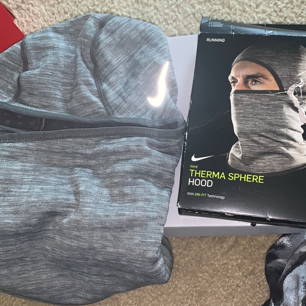 Nike face mask unisex brand new with box